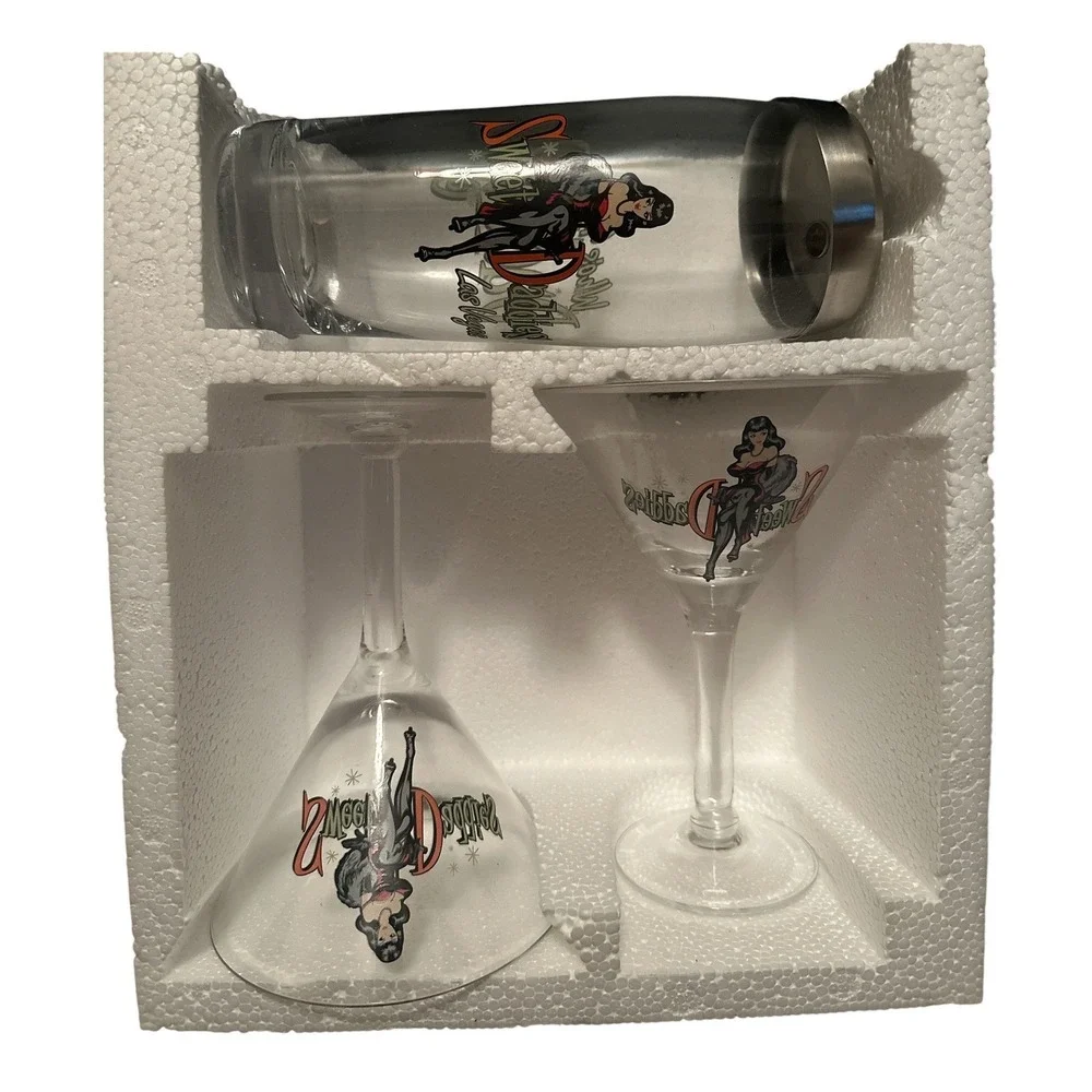 Sweet‎ Daddies Las Vegas Showgirl Martini Cocktail Set Shaker 2 Glasses Vtg 2005